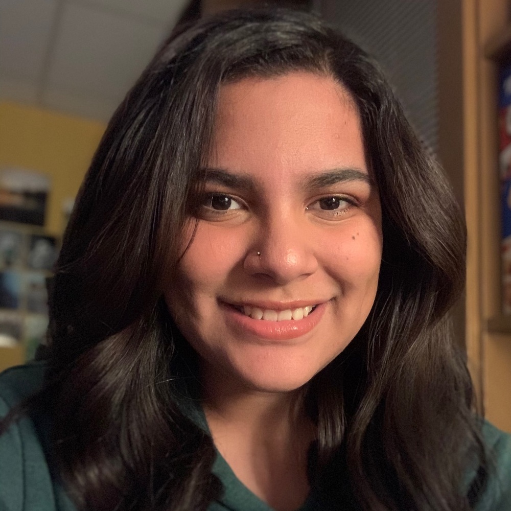 Meet your Posher, Yaneli